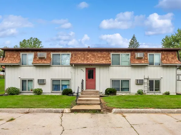 422 N 1st St, West Branch, IA 52358