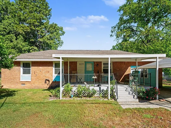 3209 E Brinkley Dr, Spring Lake, NC 28390