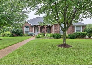 313 Lake View Dr, Washington, MO 63090