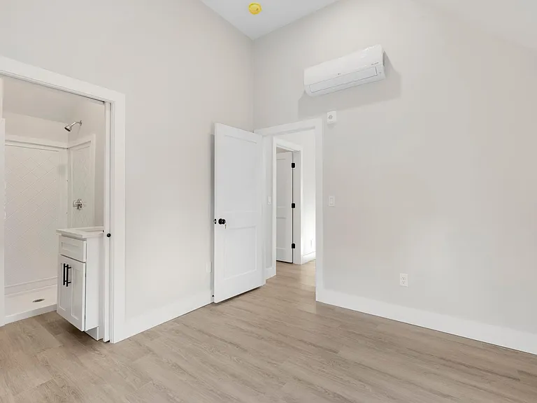 135 Harrishof St #3 — Photo 19