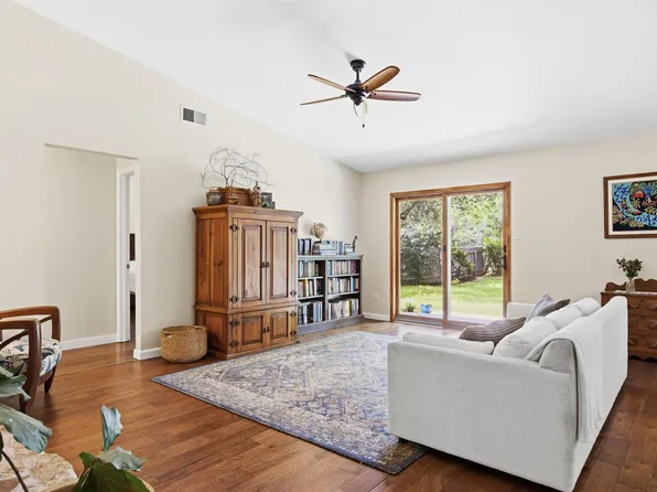 617 Blackberry Dr, Austin, TX 78745