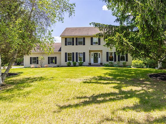3rd image of 373 Parrish Rd