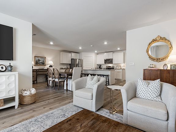 5th image of 740 Sterling Pl