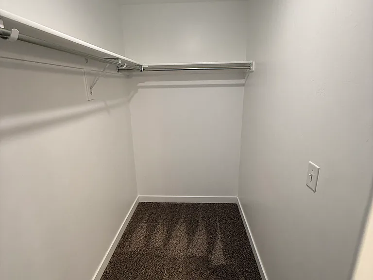 97 N Monitor Row — Photo 16