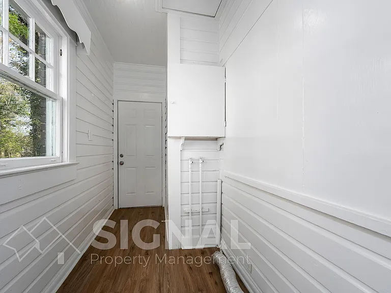 1526 42nd St — Photo 24