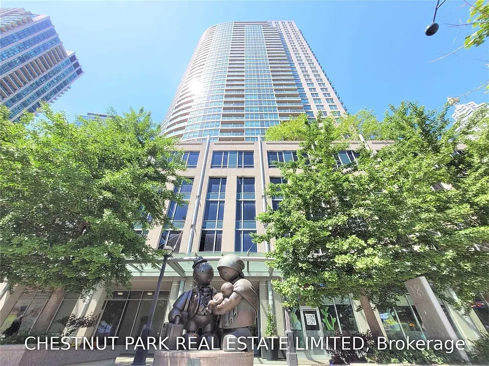18 Yonge St #1310