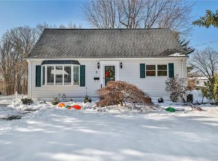 9 Garrecht Pl, West Nyack, NY 10994
