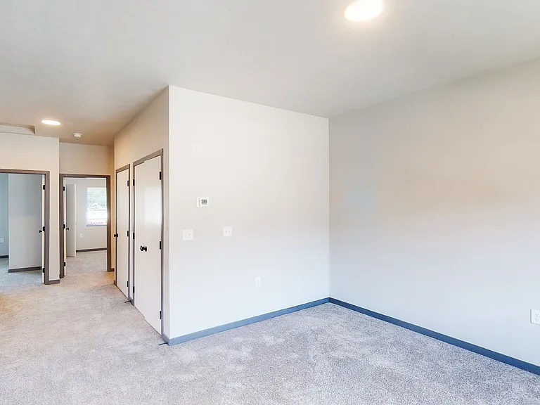 5800 Sunnybrook Plz — Photo 44