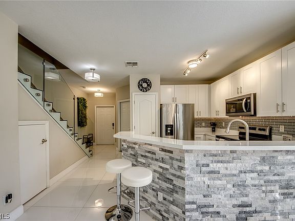3rd image of 8531 Athena Ct