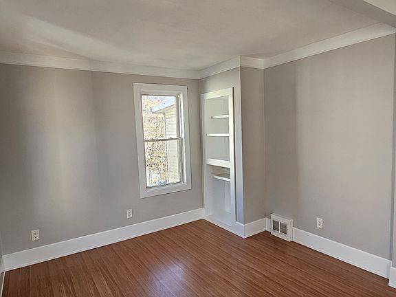 2nd image of 108 Wood Ave #2