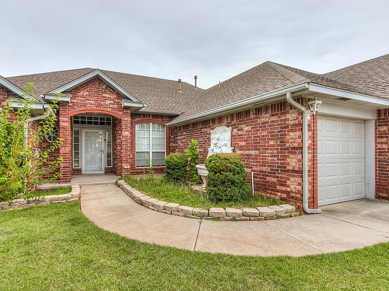 4008 Morningstar Dr — Photo 3