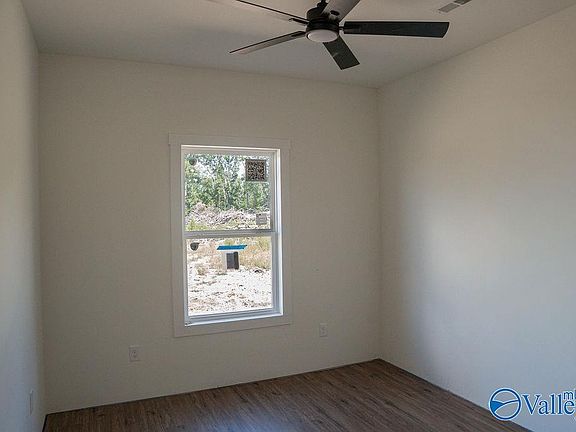 5th image of 3600 Godfrey Ave NE