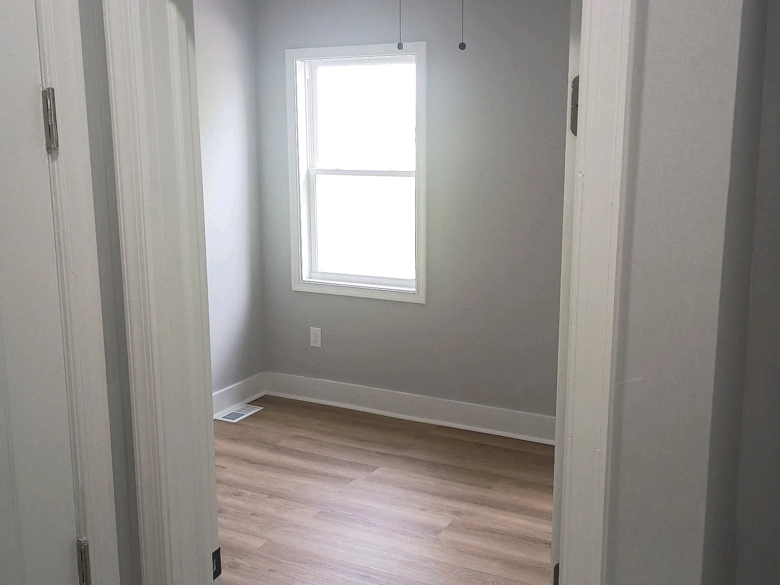 3 bed, 1.5 bath, 1100 sqft, $2,200 — Photo 2
