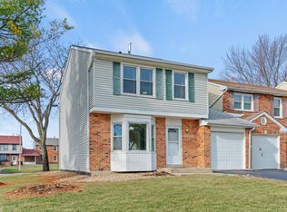 1329 Big Horn Trl, Carol Stream, IL 60188