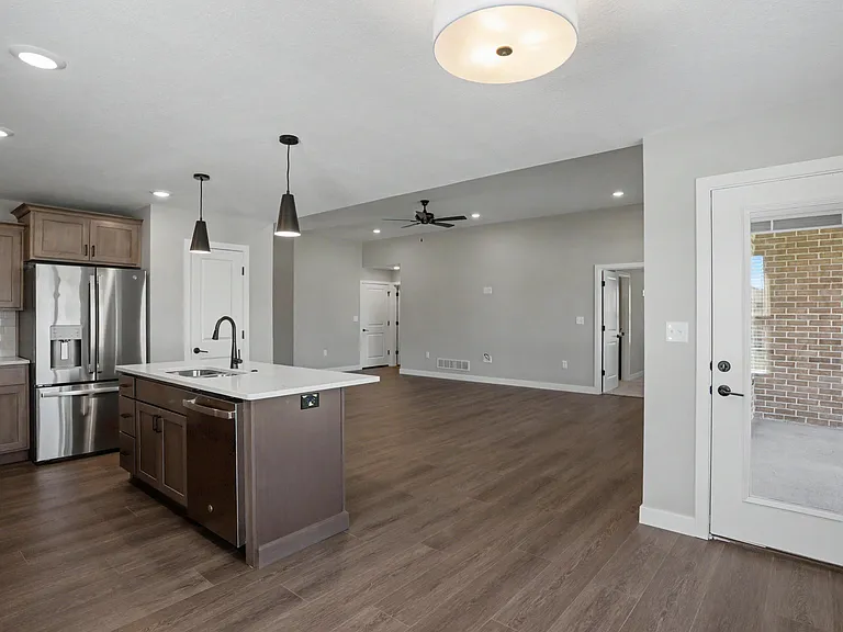 1816 Wes Milligan Ln — Photo 7