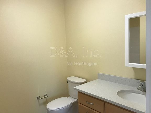 5th image of 620 NW Kings Blvd #200-5