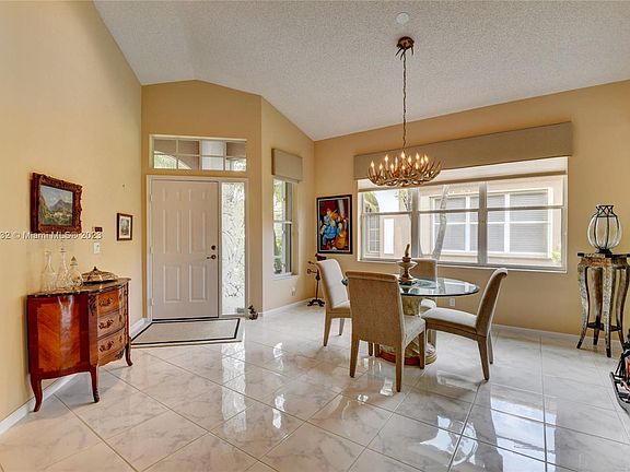 2nd image of 6967 Cairnwell Dr