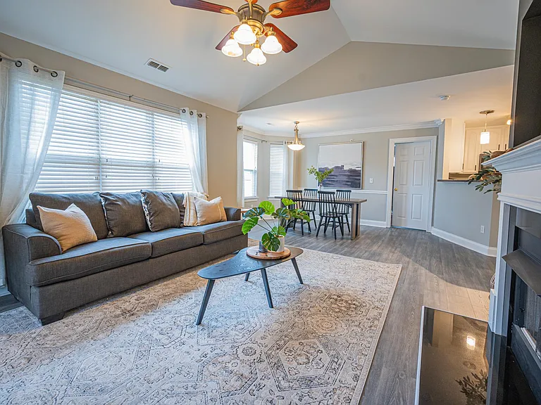 3148 Walnut Park Dr — Photo 1