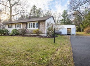 23 North St, Granby, MA 01033