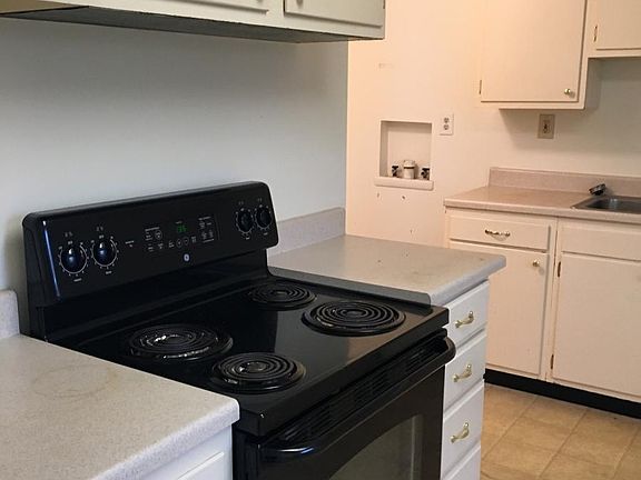 3rd image of 3535 Lisbon Ln