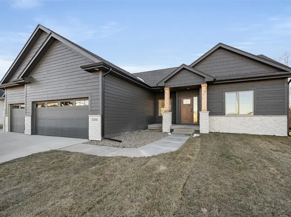 3200 NW Prescott Ct, Grimes, IA 50111