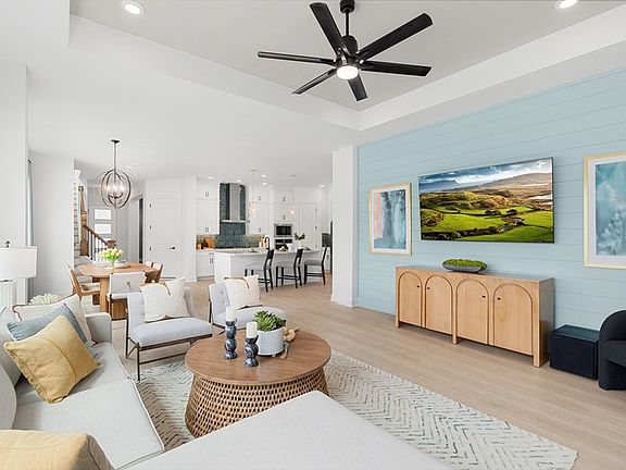 The Hollinger - Family Room