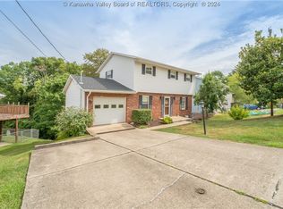 1074 Greenland Cir, South Charleston, WV 25309