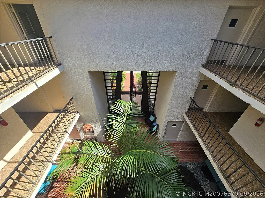 1 bed, 1.0 bath, 804 sqft, $1,850 — Photo 2