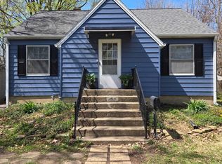 2011 SW Lane St, Topeka, KS 66604