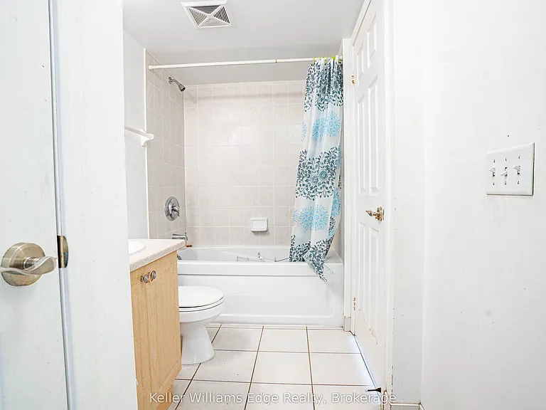 30 Grand Trunk Cres W #2001 — Photo 15
