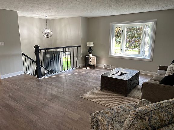3rd image of 986 Gaynelle Ave