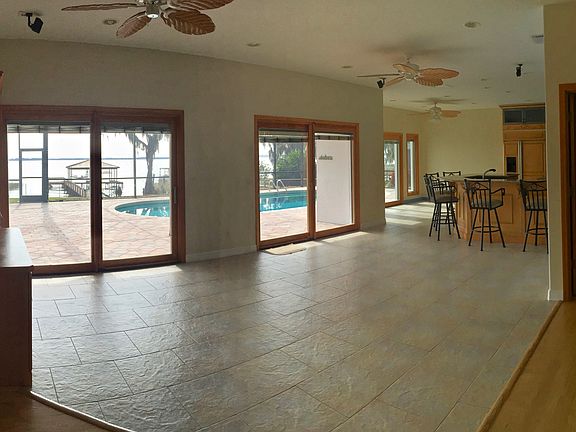 Family room, bar, dining rm