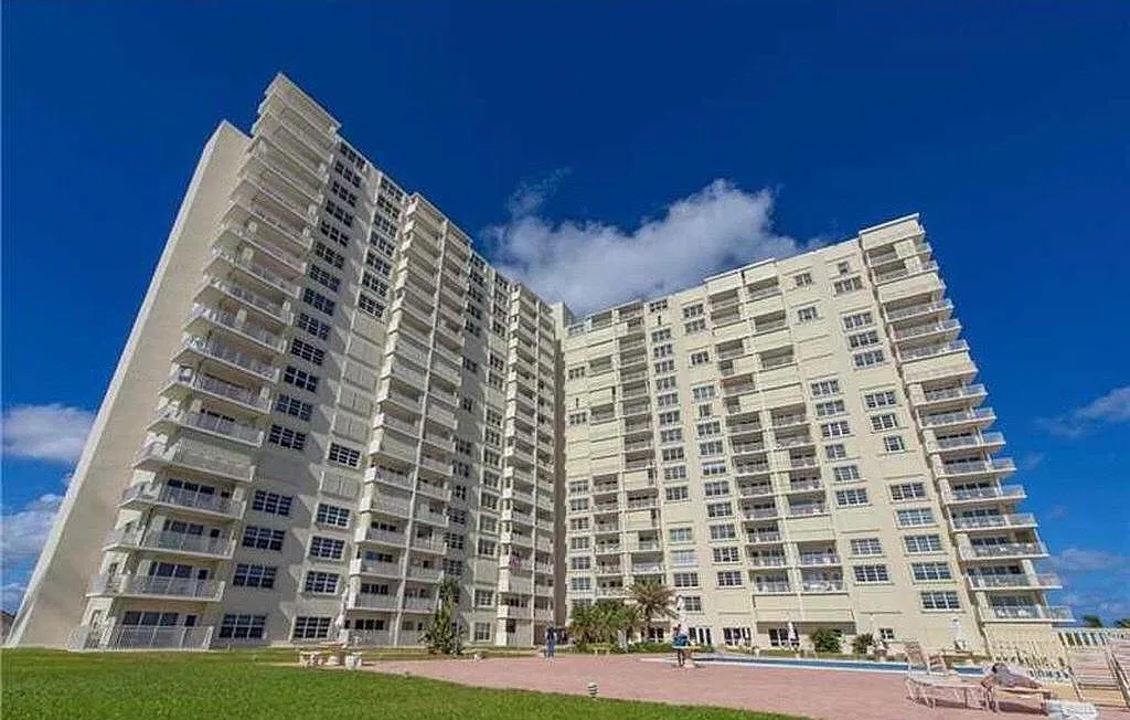 750 N Ocean Blvd — Photo 3