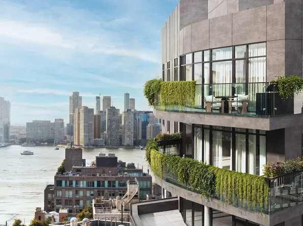 219 Hudson Street image 2 of 12