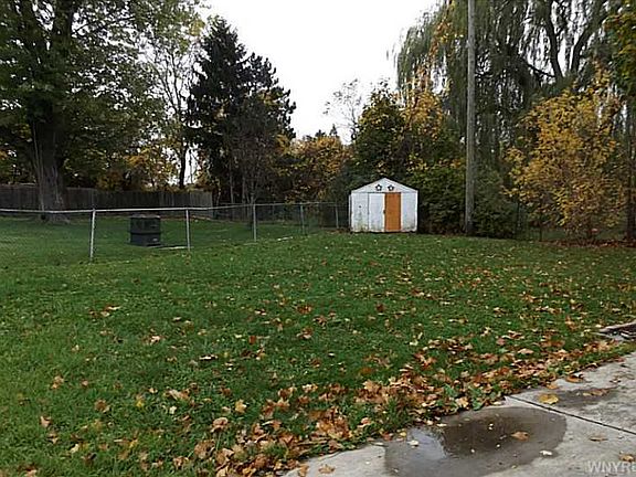 3rd image of 4301 Crescent Dr