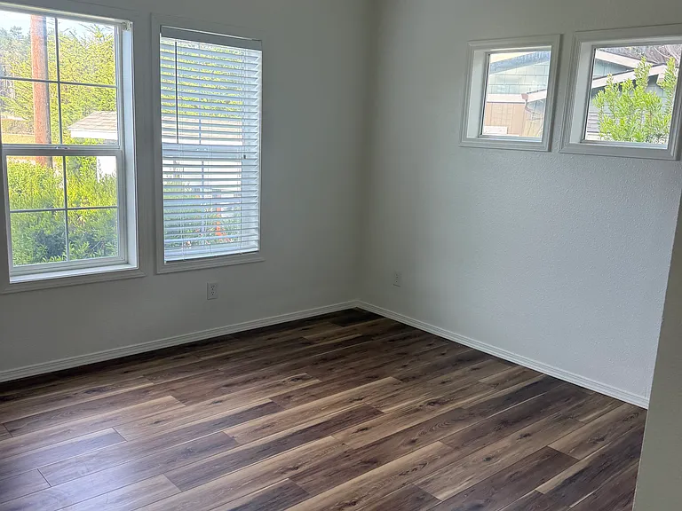 129 Cypress Ct — Photo 10