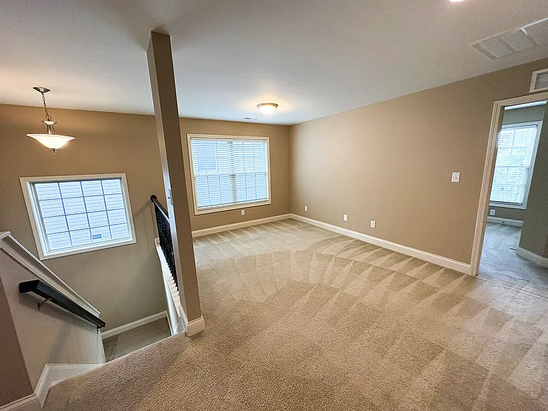 4596 Larkhill Ln — Photo 13
