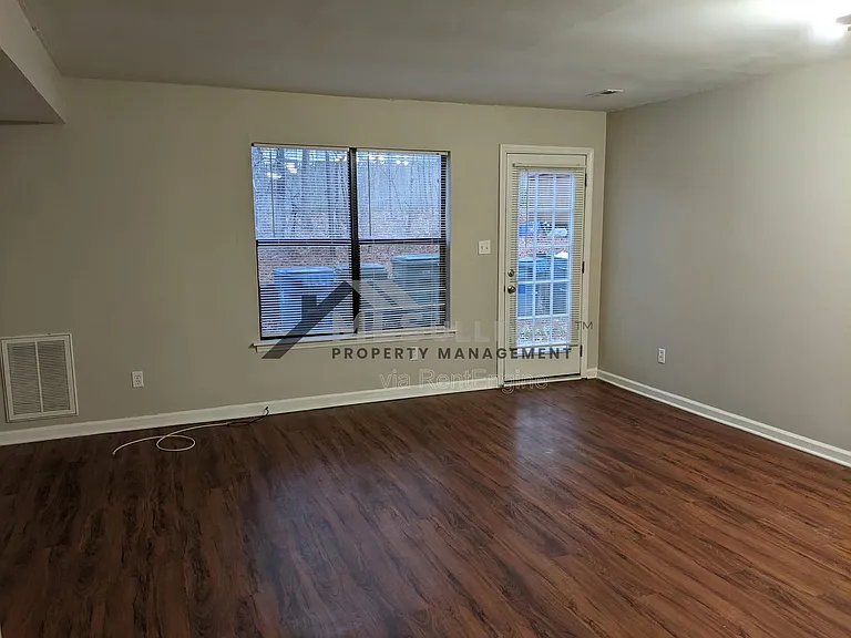 608 Kendall Dr — Photo 4
