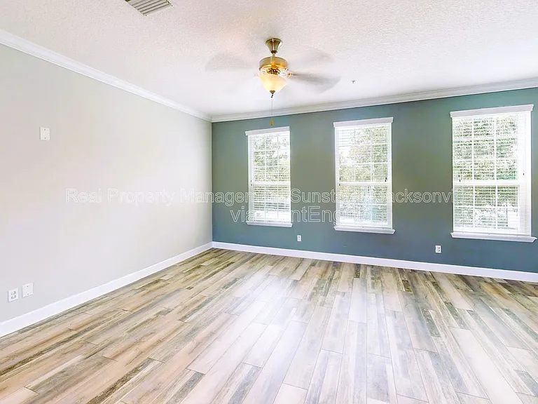 4298 Ellipse Dr — Photo 4