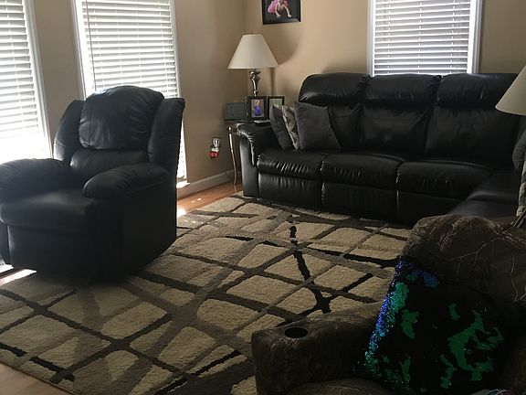 3rd image of 1114 Charlotte St