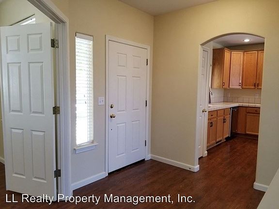 4th image of 1428 N Marion Russell Dr