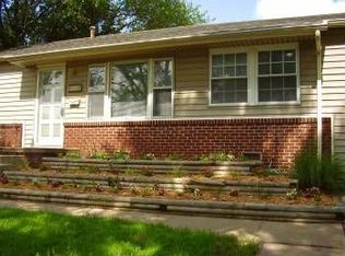 710 N Douglas Ave E, Sand Springs, OK 74063