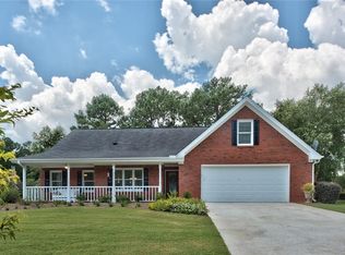 221 Ivy Creek Dr, Loganville, GA