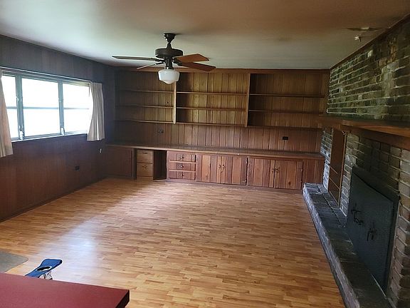 Family room built-in's