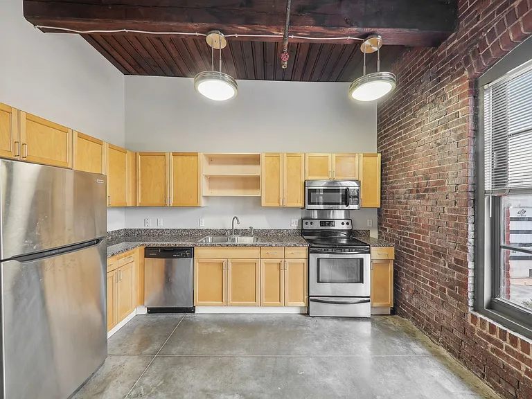 Stadium Loft Apartments — Photo 21