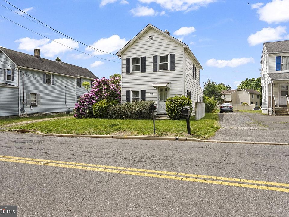 1st image of 646 Ridge Rd