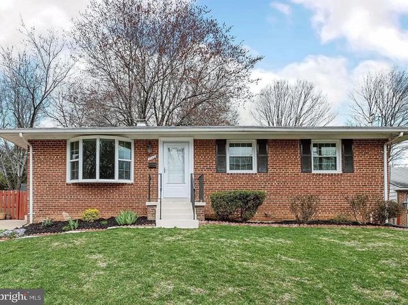 1116 Lakewood Dr SW, Vienna, VA 22180