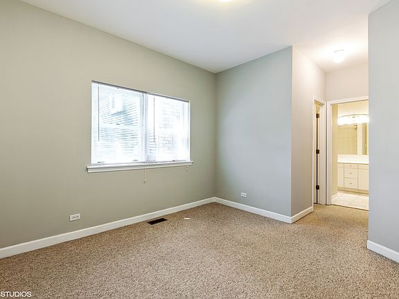 5th image of 3259 N Clifton Ave #1