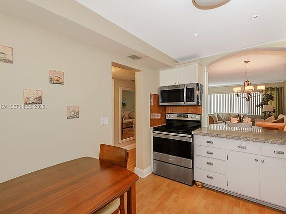 5th image of 330 SE 2nd St APT 101H