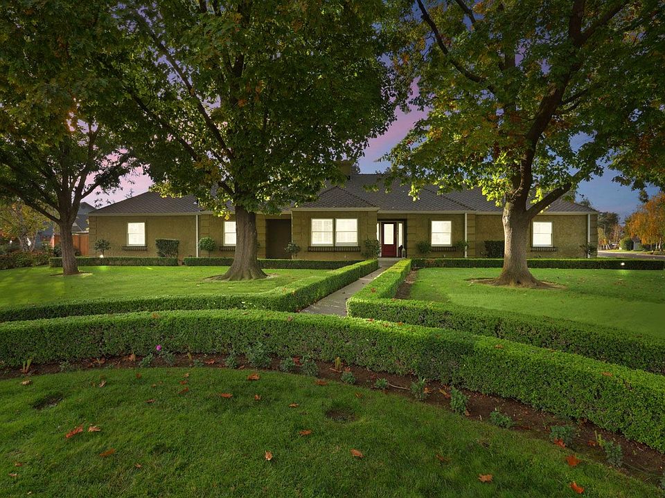 1st image of 144 River Meadows Dr